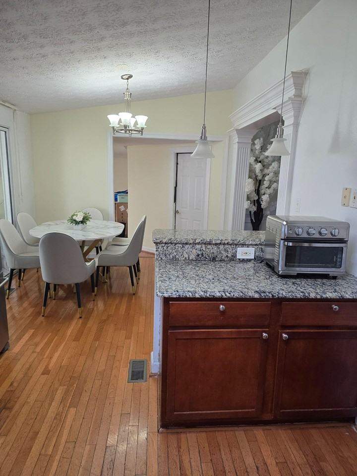 Briarwood Ct - Photo 6 of 14