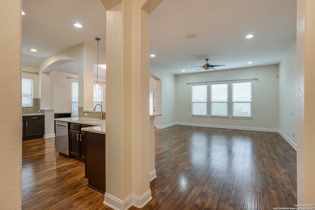 26739 Sunstream Way - Photo 3 of 34
