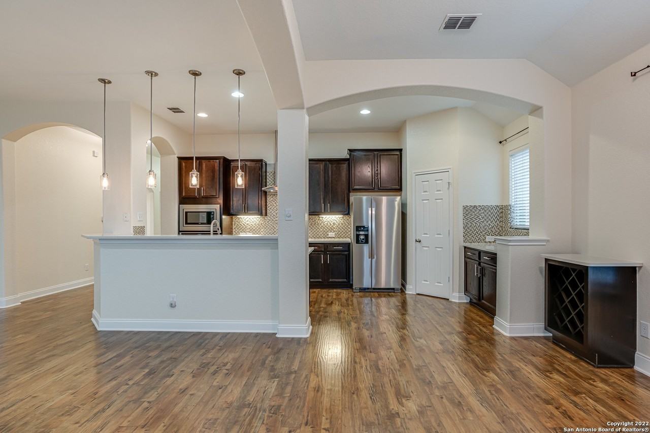 26739 Sunstream Way - Photo 4 of 34