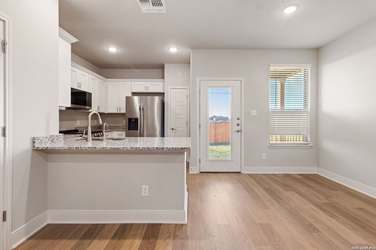 12340 Montgomery Frst #102 - Photo 7 of 16