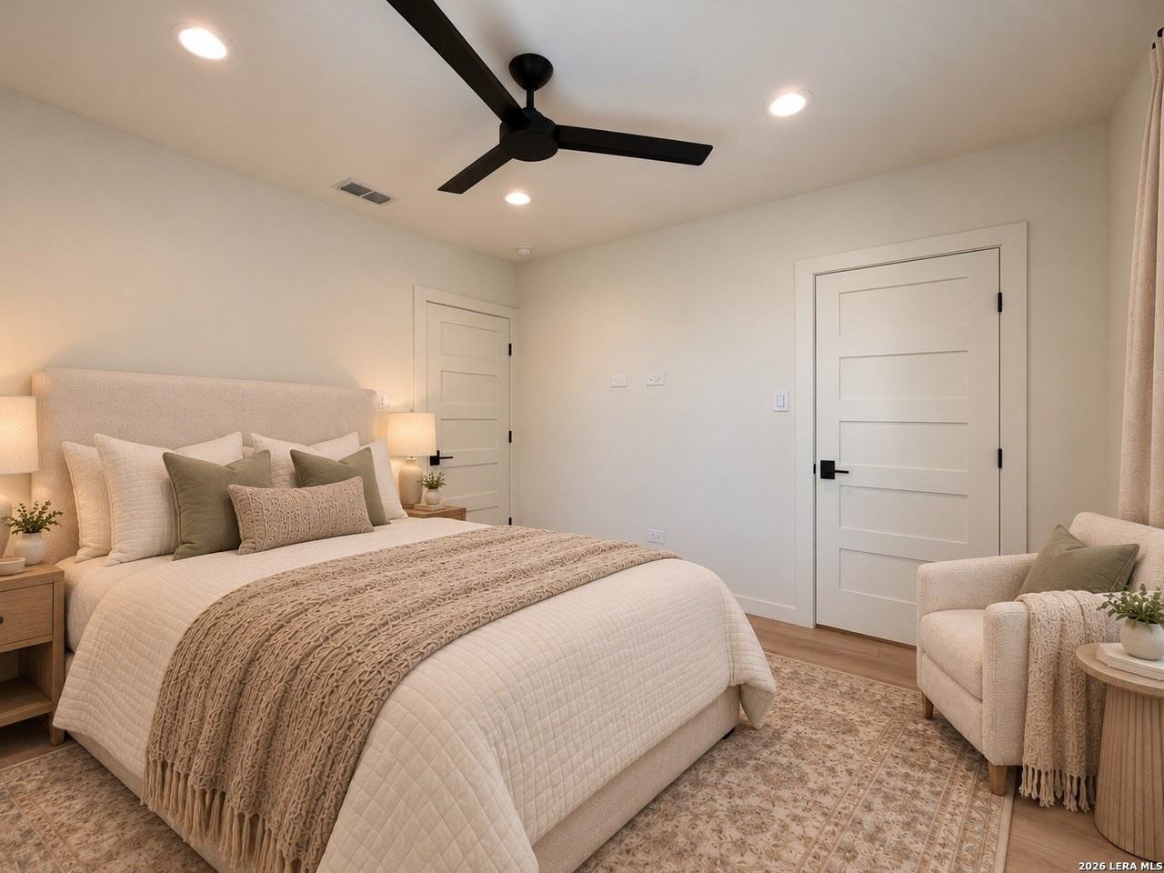 1722 S Saint Marys St #201 - Photo 6 of 28