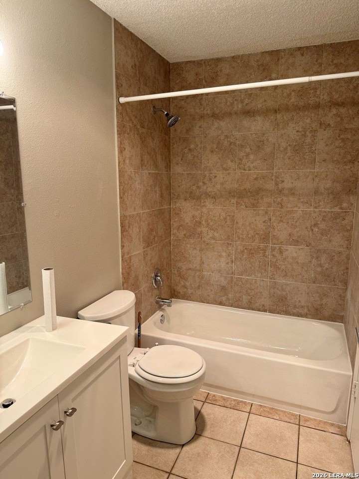 8423 8th St - Photo 7 of 11