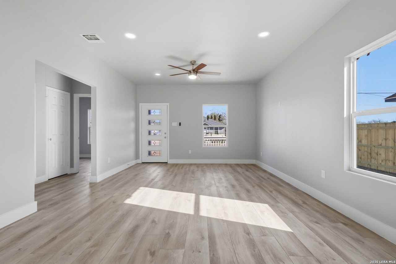 314 Corliss - Photo 5 of 28