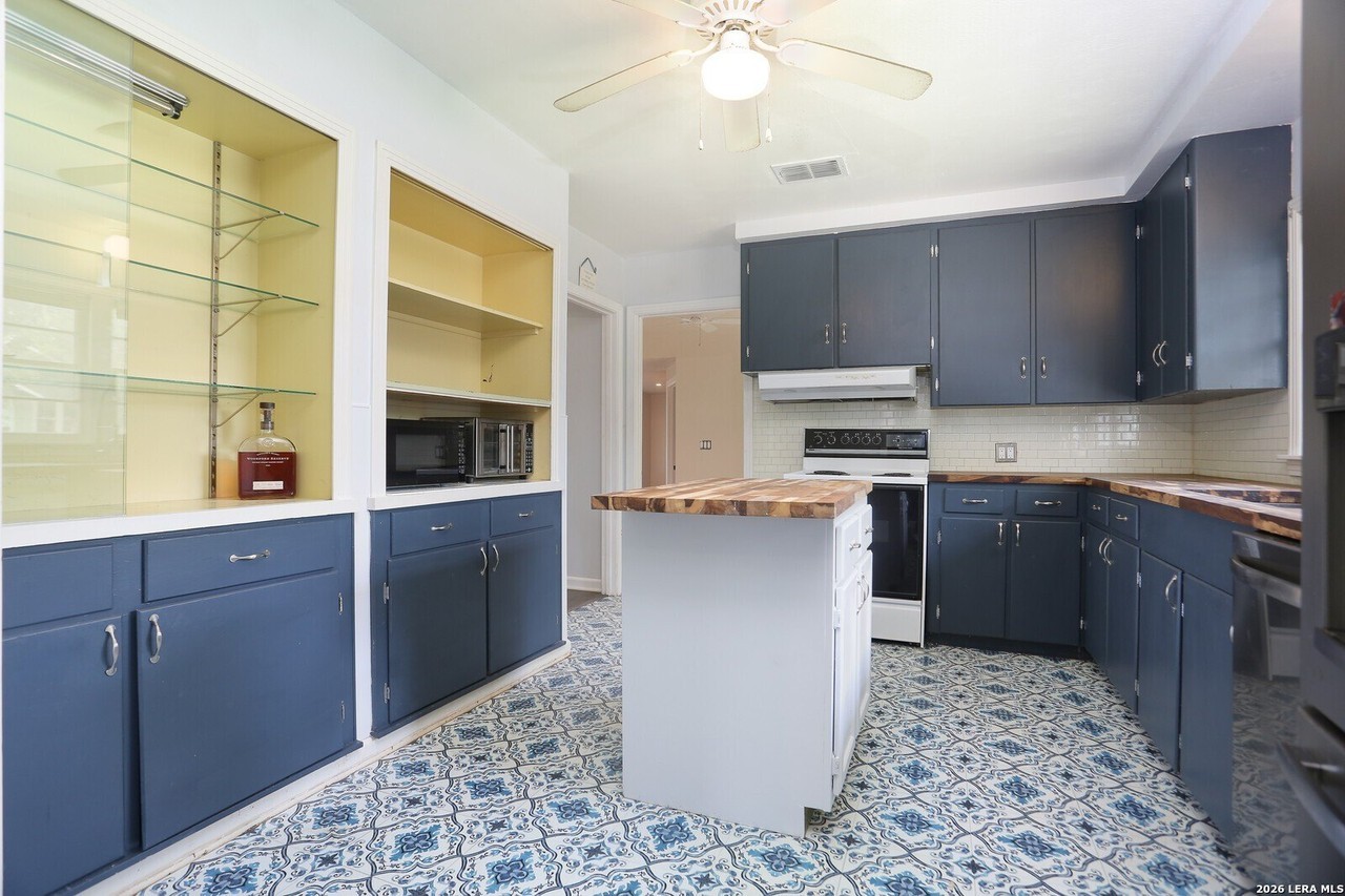 621 Hackberry St - Photo 6 of 26