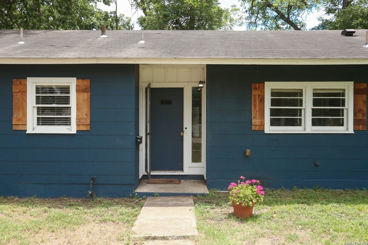 621 Hackberry St - Photo 7 of 26