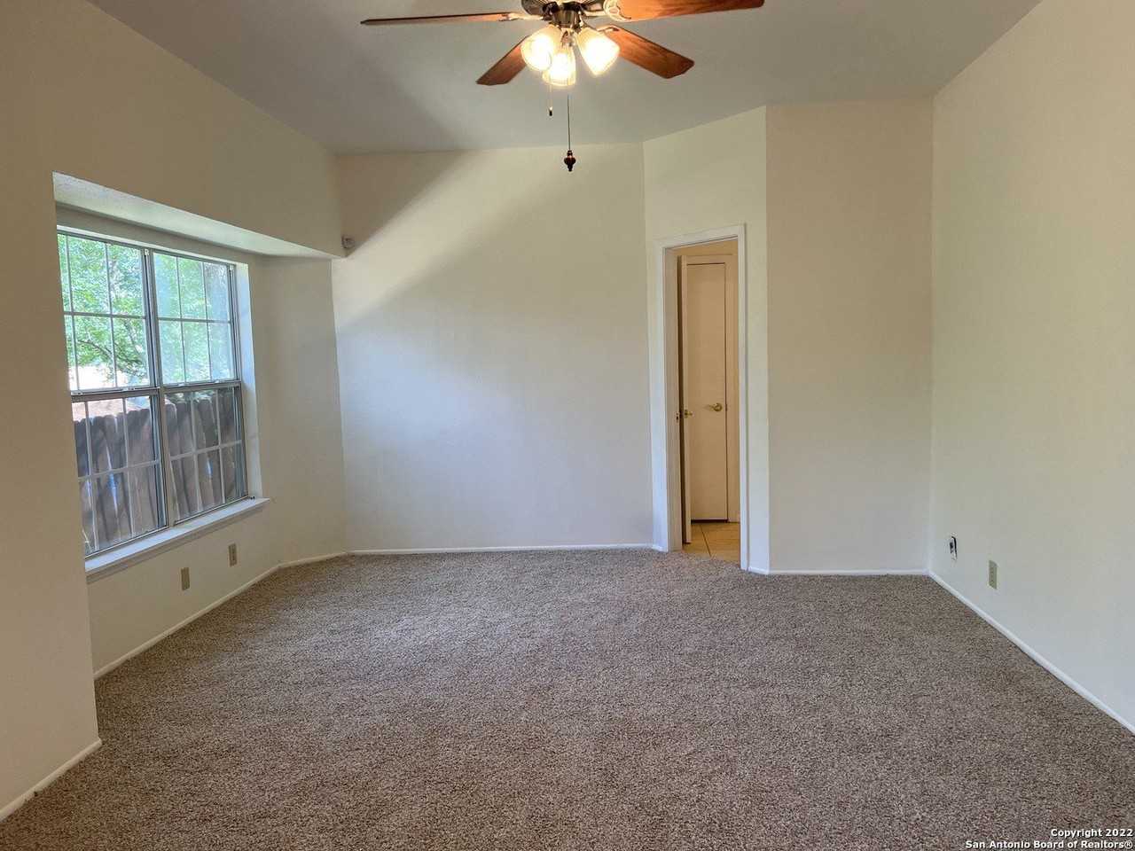 8379 Rimline St - Photo 5 of 29