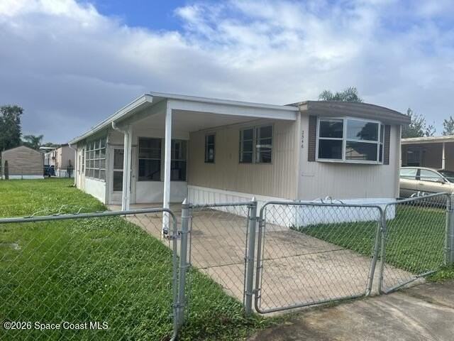 2546 Amberly Rd Ne - Photo 2 of 11
