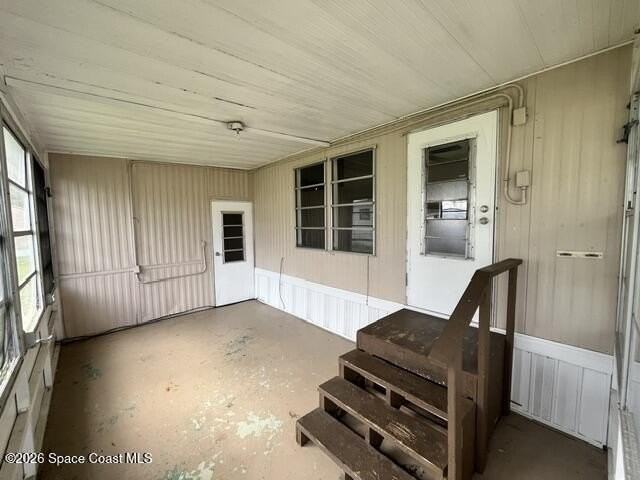 2546 Amberly Rd Ne - Photo 3 of 11