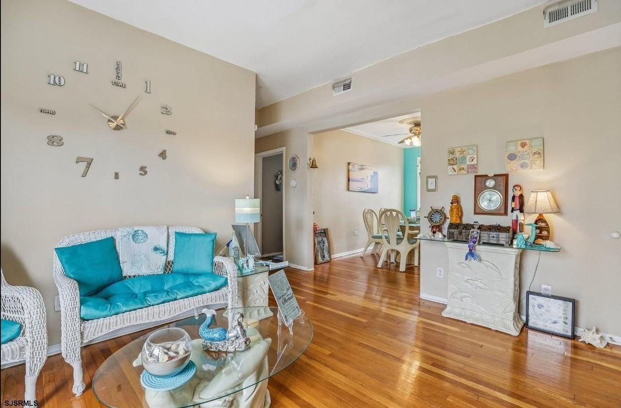 2 S Montgomery Ave #B1 - Photo 5 of 17