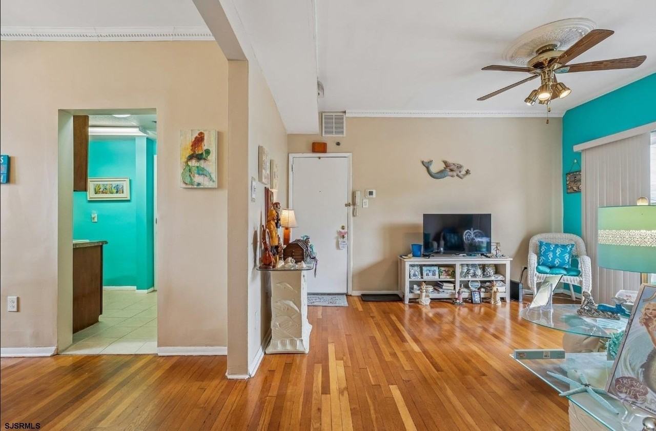 2 S Montgomery Ave #B1 - Photo 6 of 17