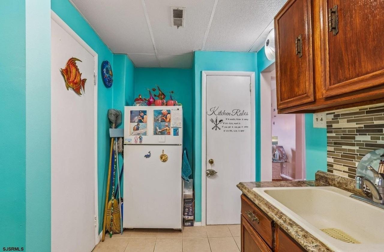 2 S Montgomery Ave #B1 - Photo 7 of 17