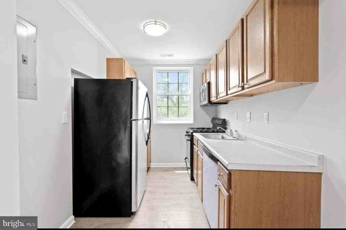 4508 B St Se #5 - Photo 4 of 9