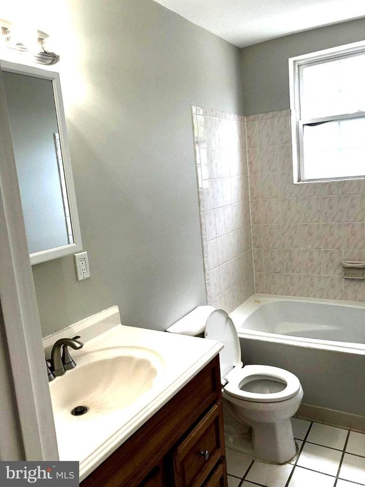 4508 B St Se #5 - Photo 5 of 9