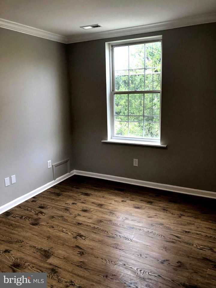 4508 B St Se #5 - Photo 6 of 9