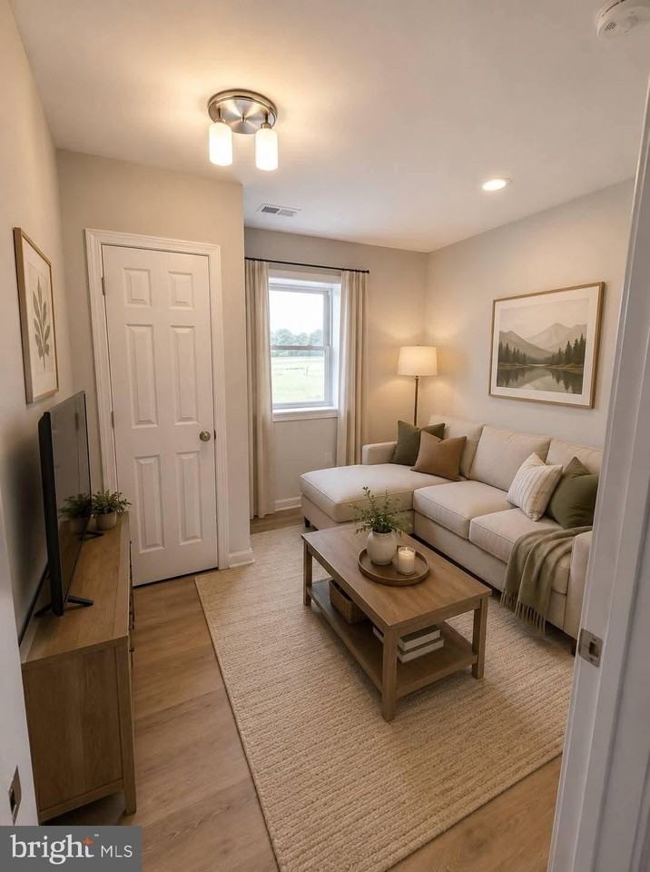 1633 Morris Rd Se - Photo 2 of 12
