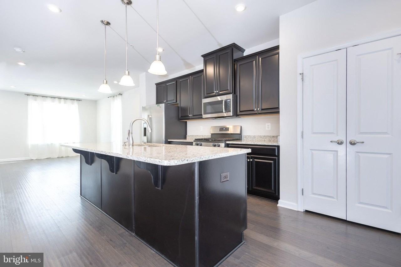 2938 Hebron Ln - Photo 4 of 38