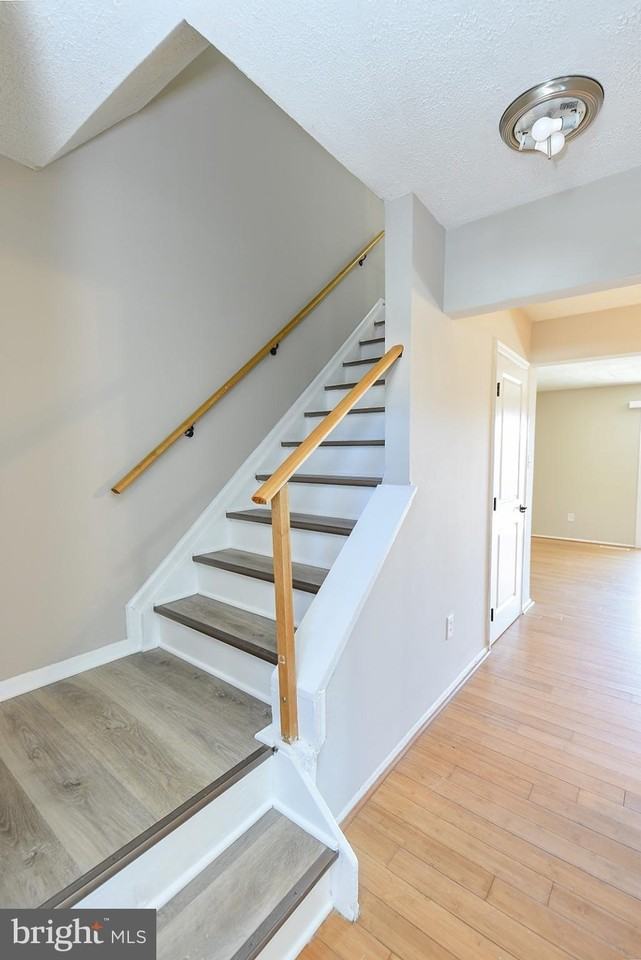 3939 Bayville Rd - Photo 4 of 39