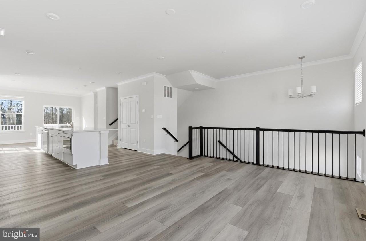 1722 Watercrossing Rd - Photo 6 of 41