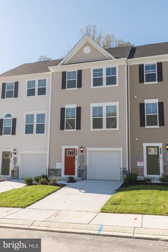 317 Hackley Dr - Photo 2 of 27