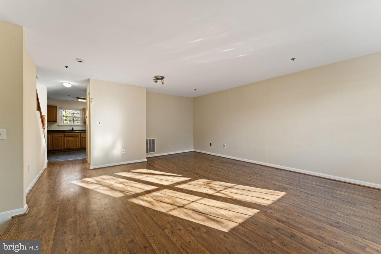 1654 Brooksquare Dr #58 - Photo 5 of 19