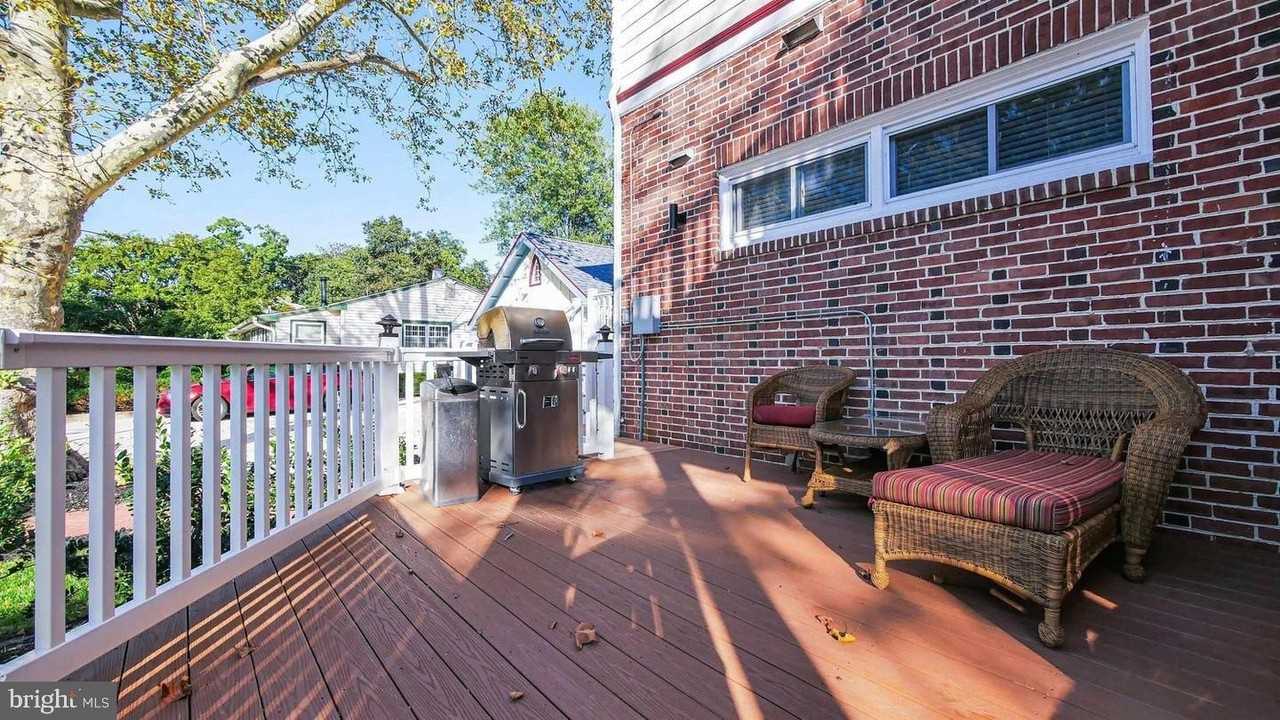 415 W New York Ave #2 - Photo 5 of 17