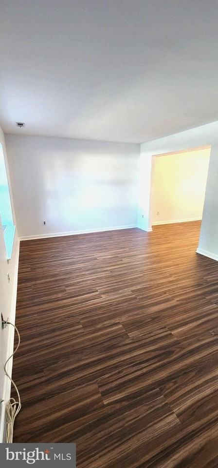114 Stratton Ln - Photo 3 of 14