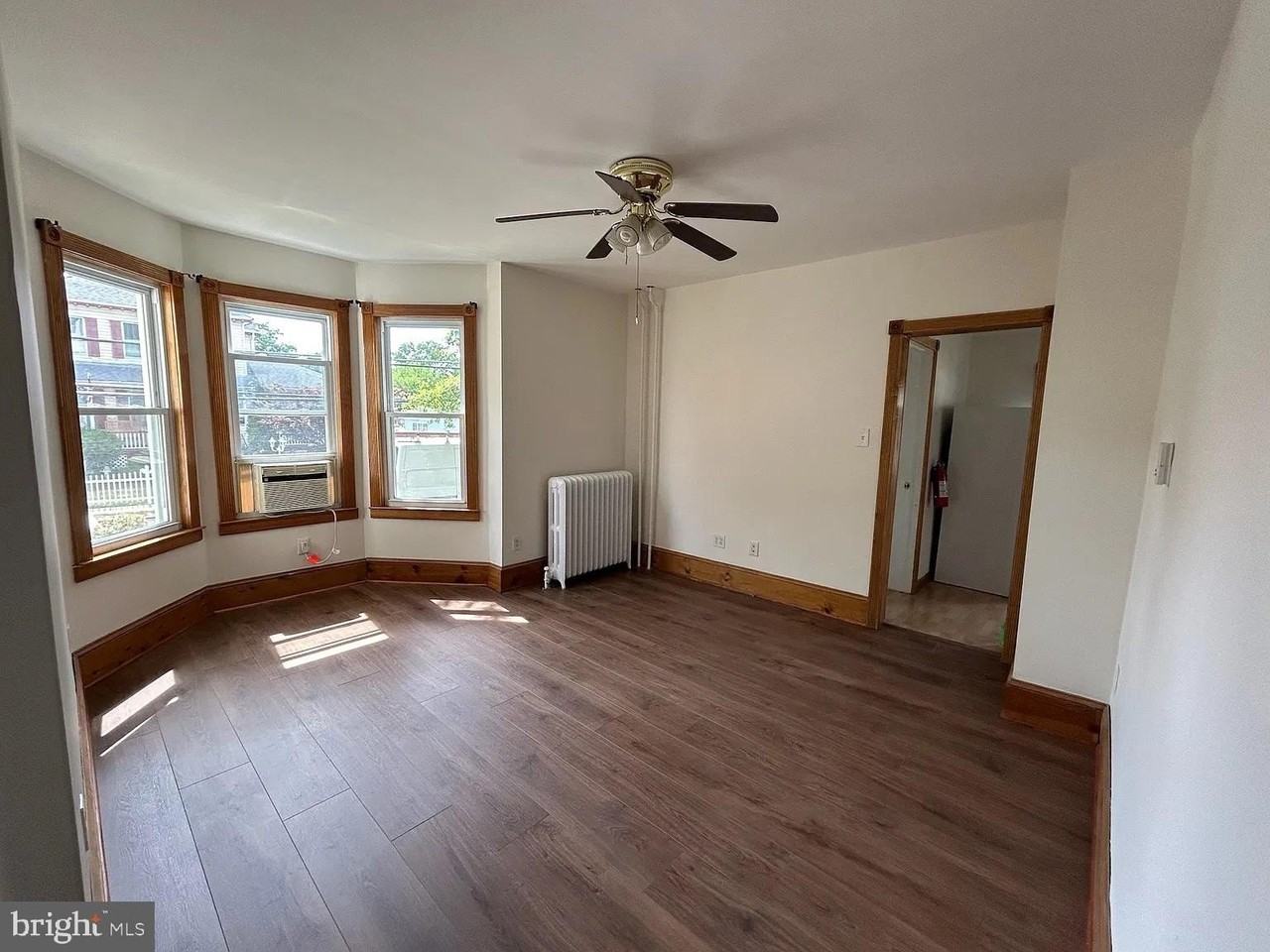 271 W Merchant St #1 - Photo 7 of 15