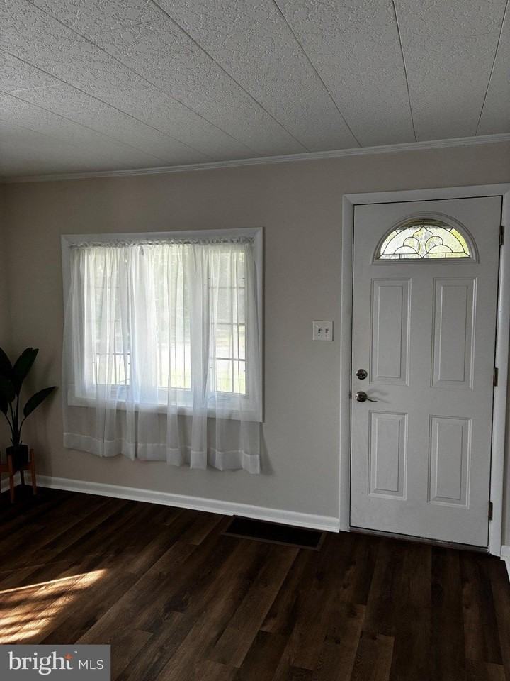 41 Andaloro Way - Photo 4 of 15