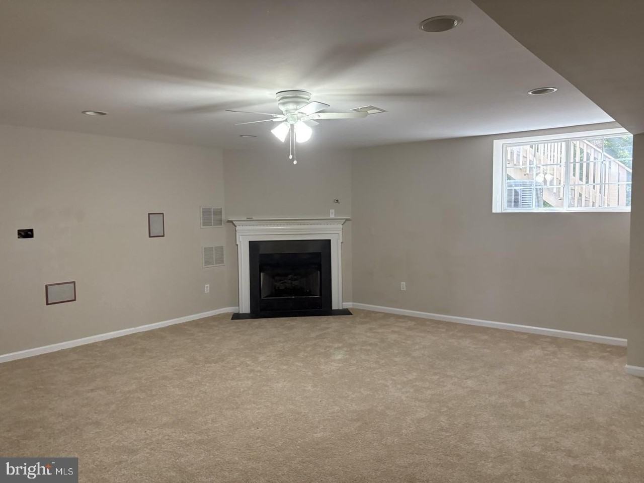 10 Windward Dr - Photo 6 of 10