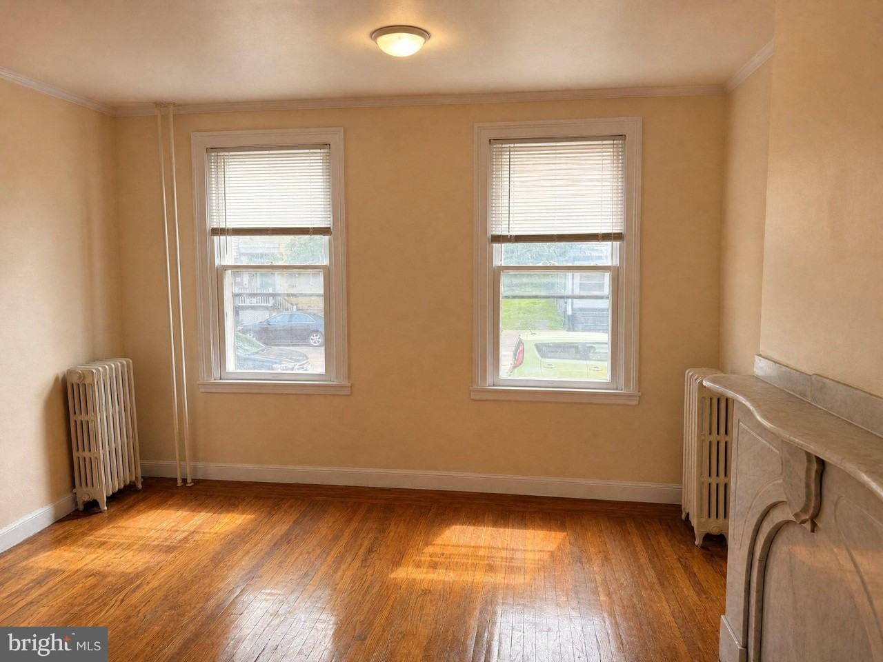 37 Market St - Photo 2 of 18