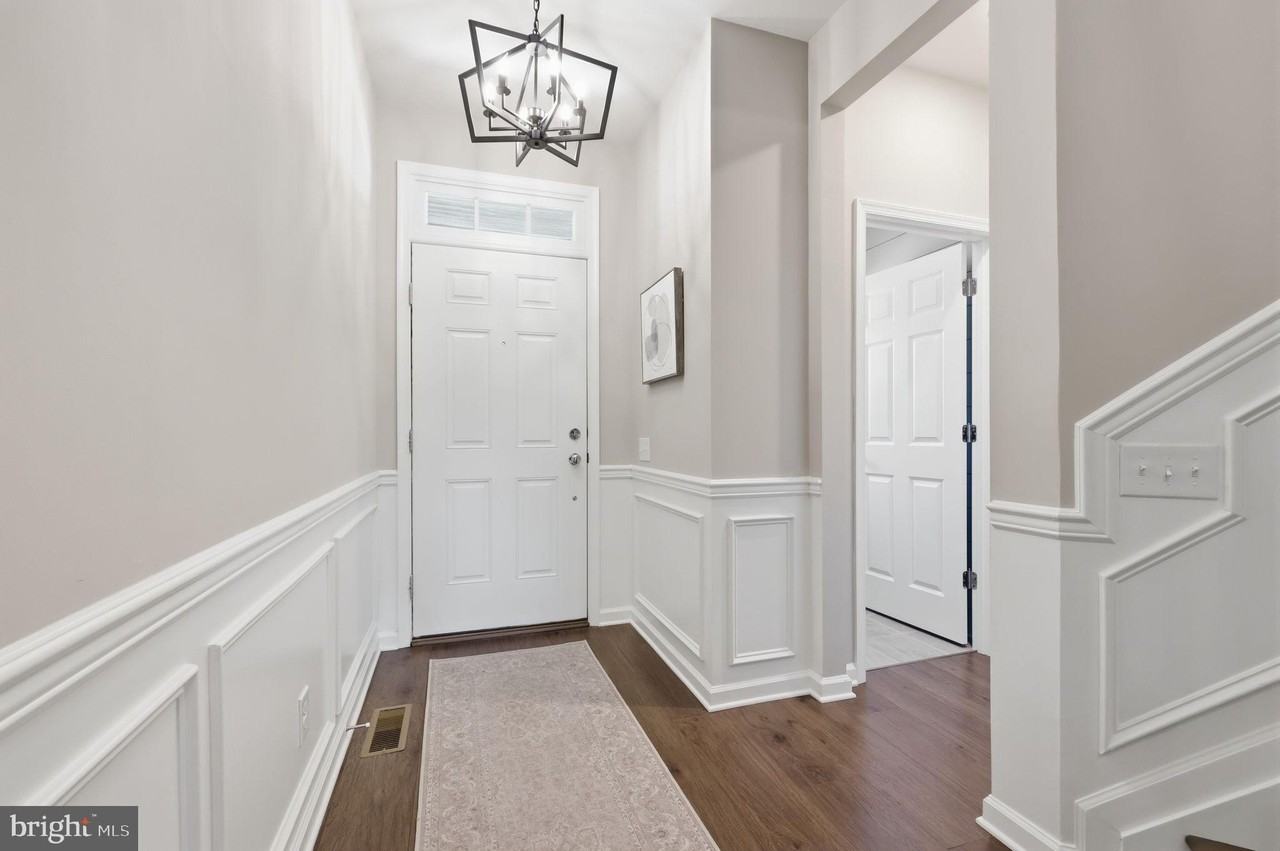 4008 Marquis Ln - Photo 5 of 38