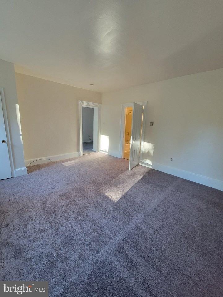 409 Country Club Rd #1 - Photo 5 of 10