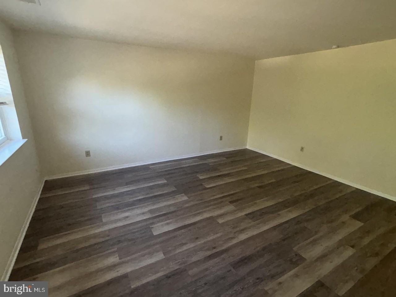 10 Cavendish Dr #10 - Photo 3 of 11