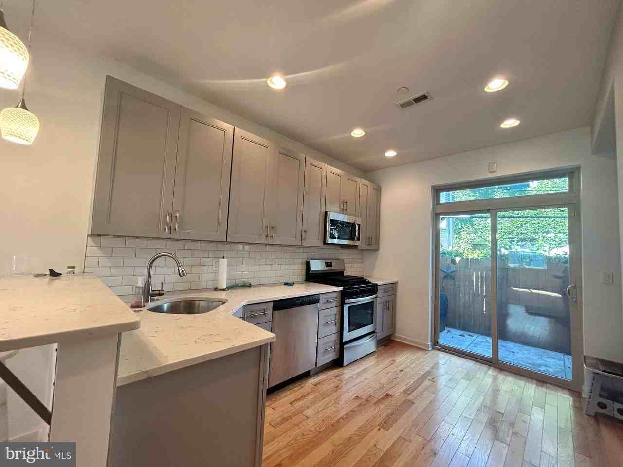 2135 Mountain St - Photo 2 of 16