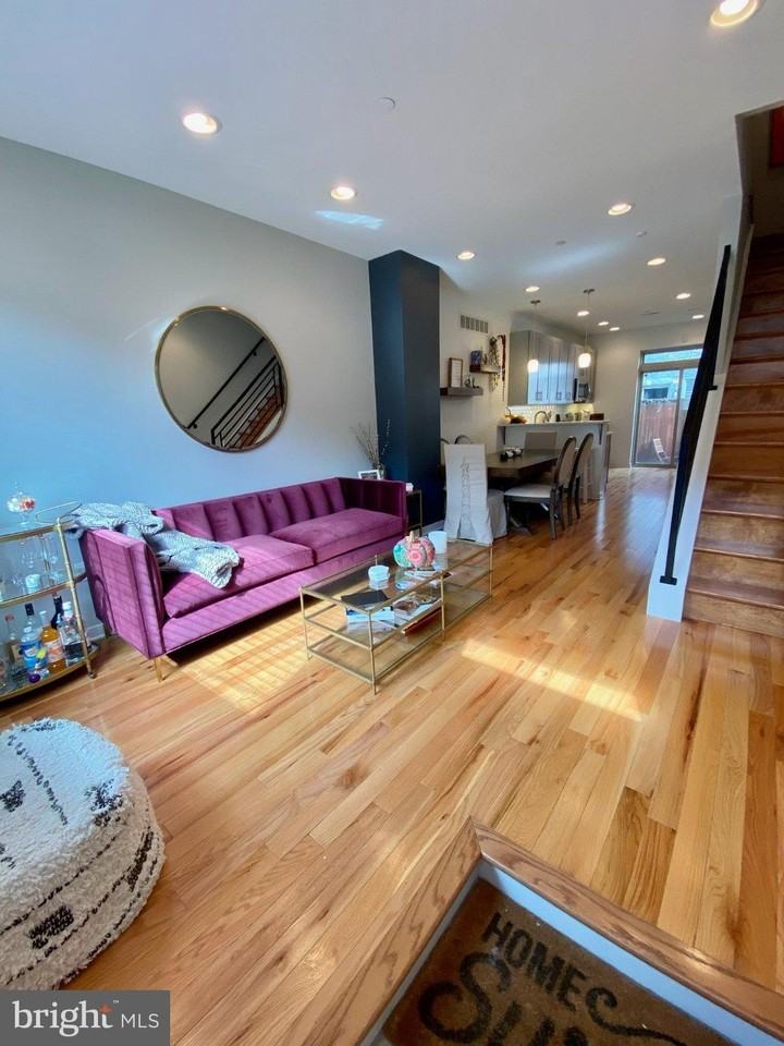2135 Mountain St - Photo 3 of 16