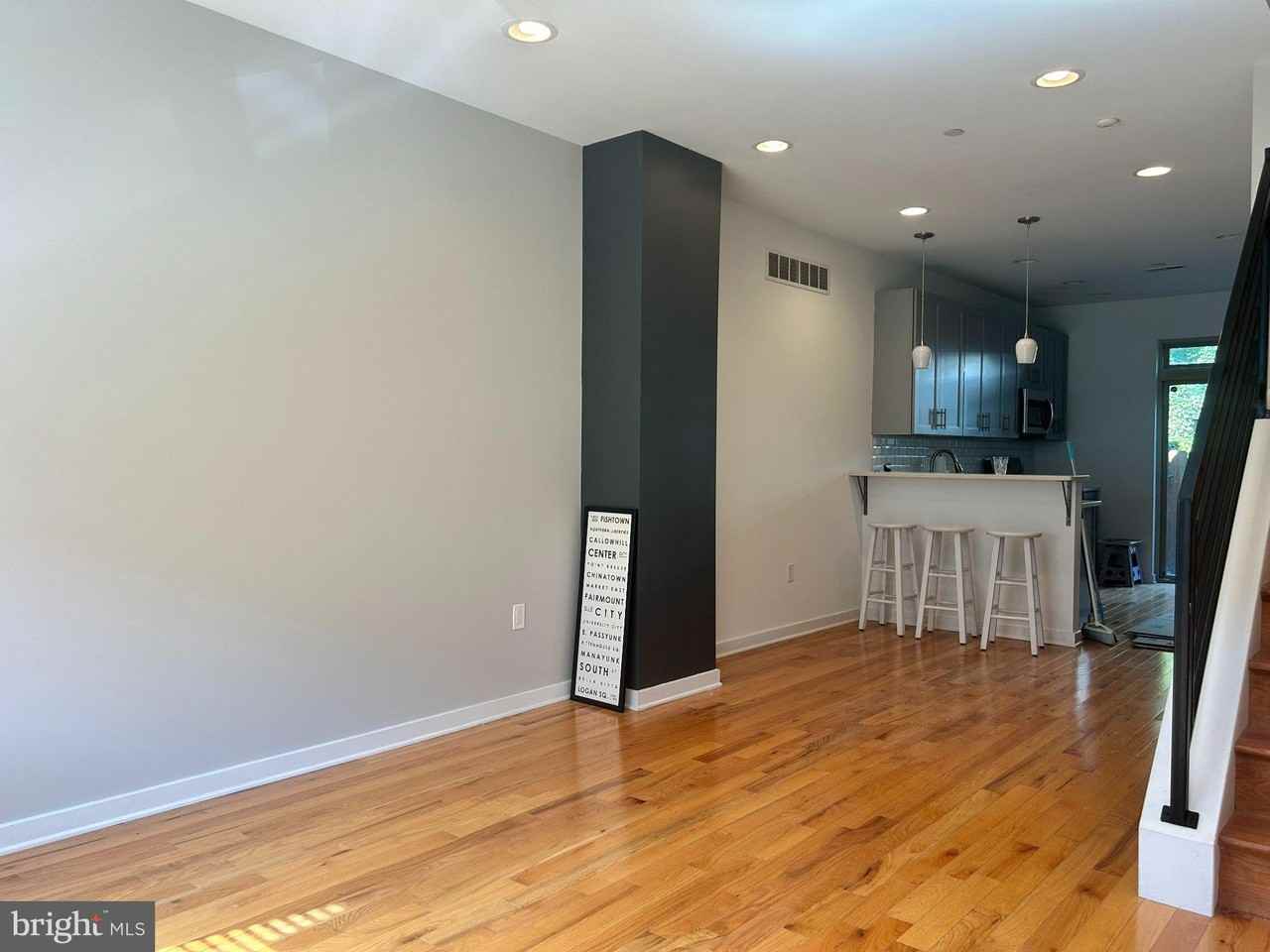 2135 Mountain St - Photo 4 of 16