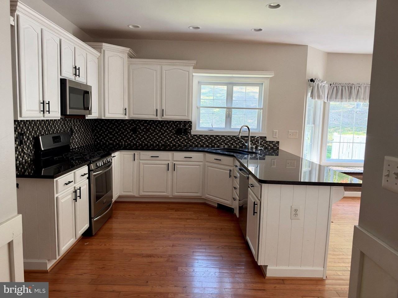 117 Glen Ridge Rd - Photo 4 of 33