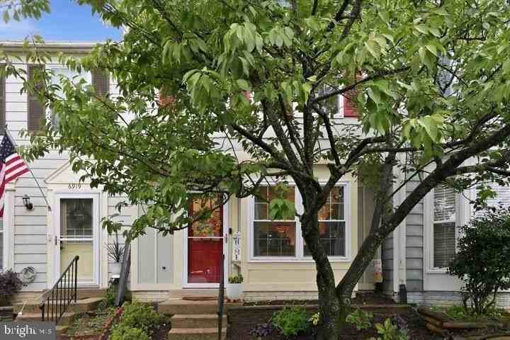 6917 Chiswick Ln - Photo 2 of 36