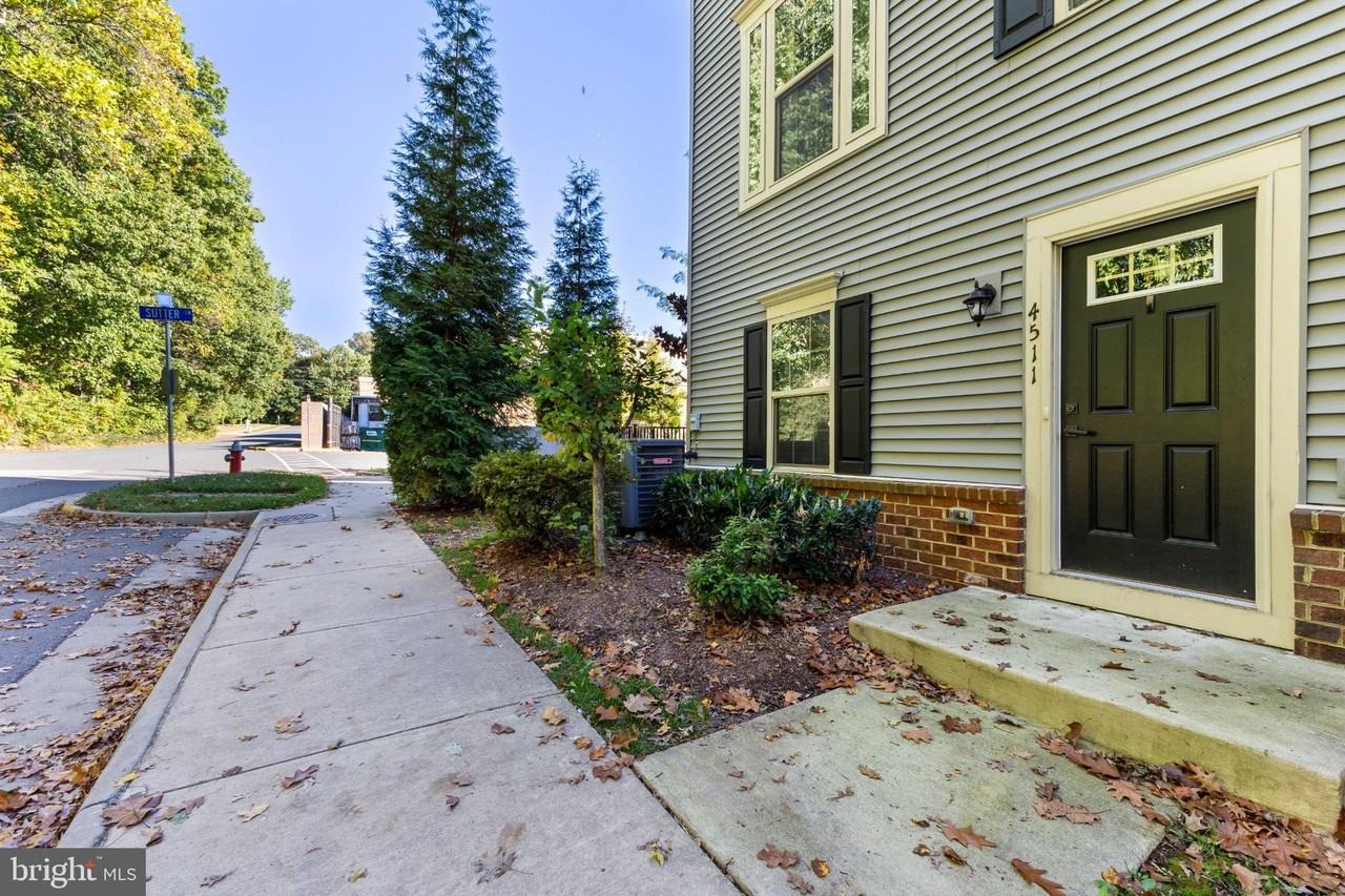 4511 Joseph Bristow Ln - Photo 4 of 40
