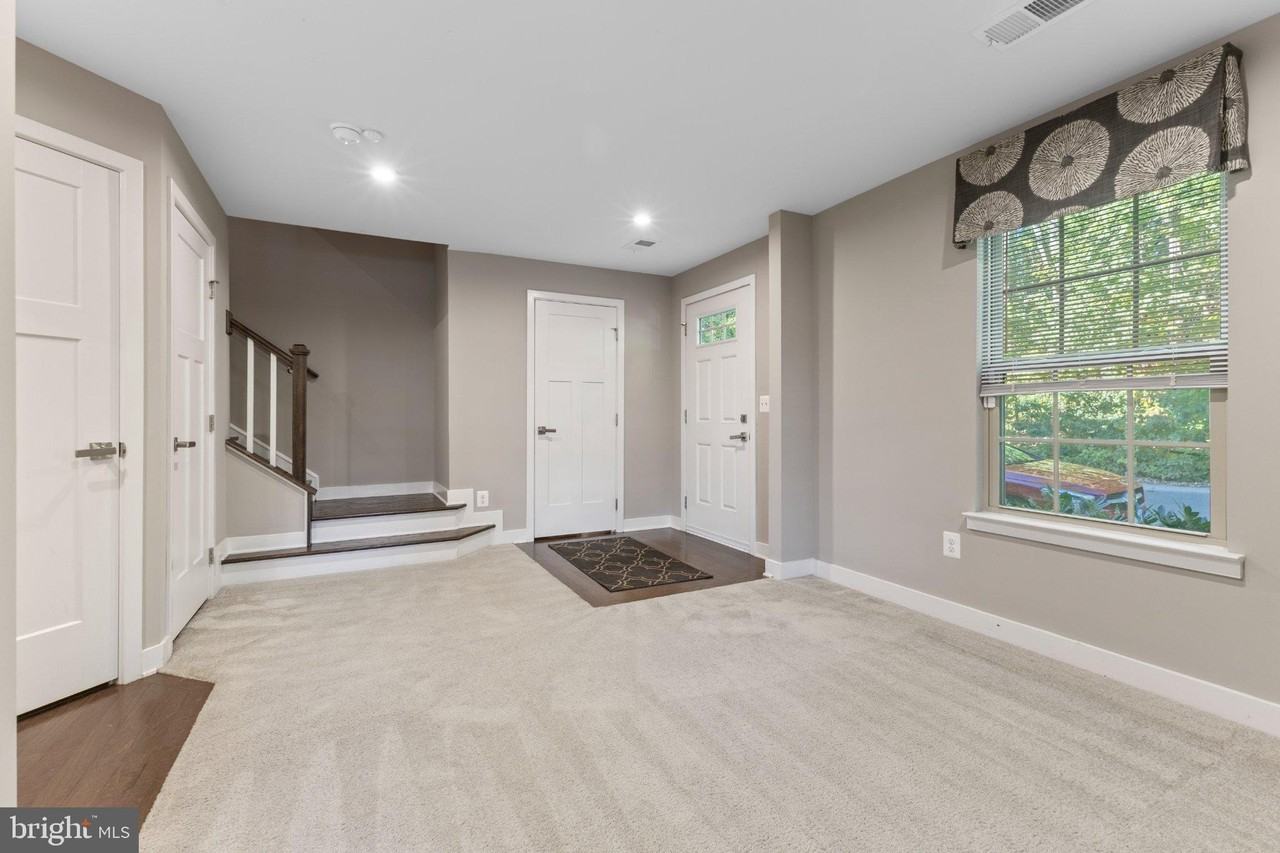 4511 Joseph Bristow Ln - Photo 5 of 40