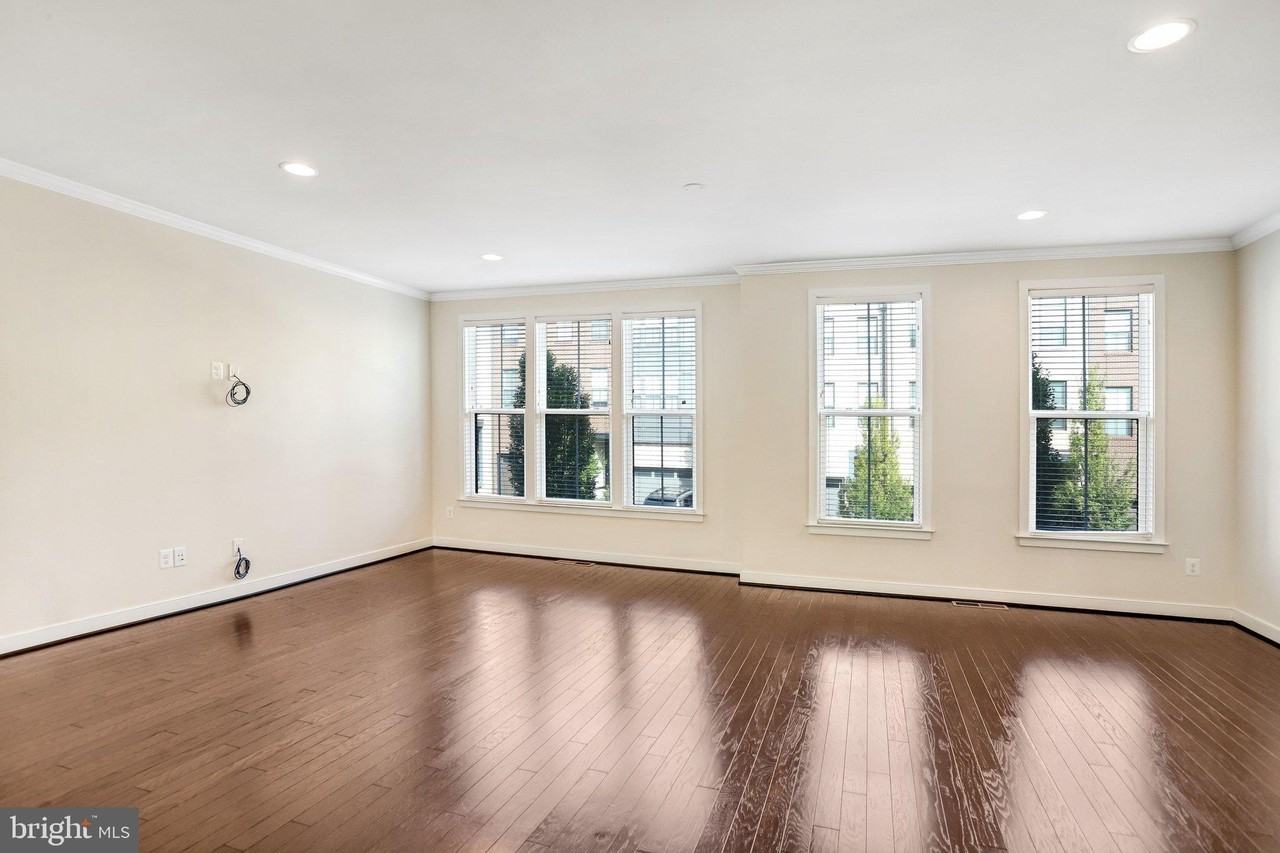 42287 Crawford Ter - Photo 4 of 46