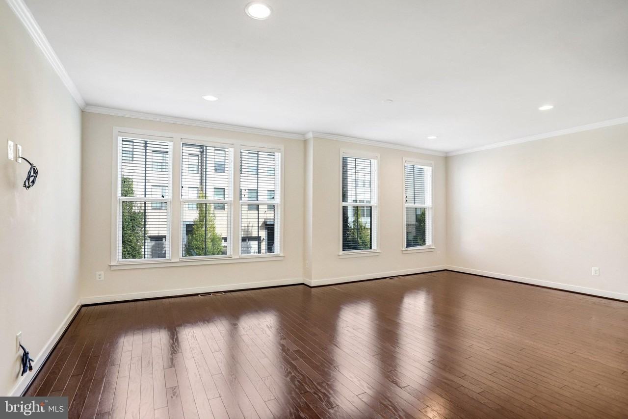 42287 Crawford Ter - Photo 5 of 46