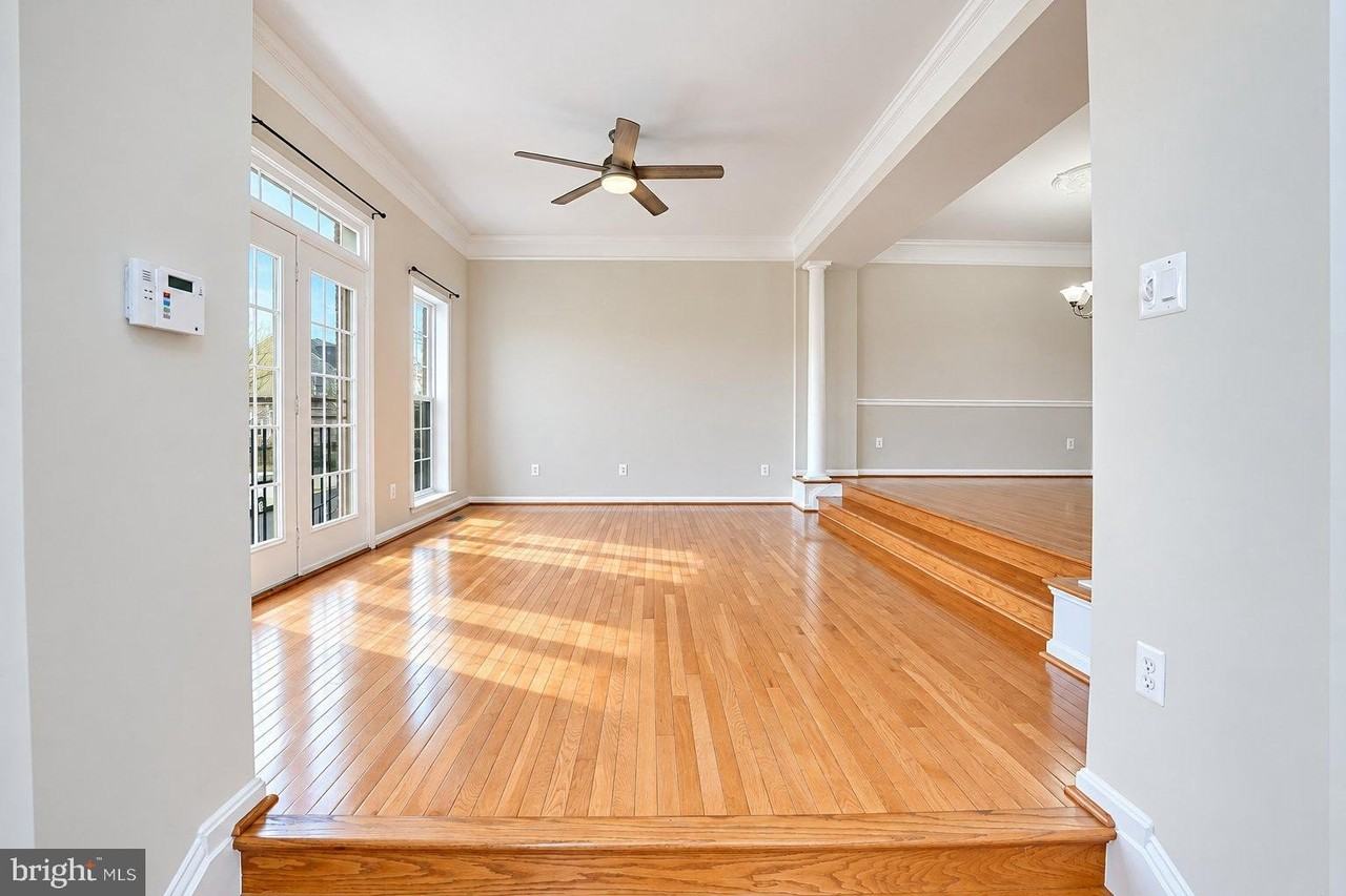 21943 Windover Dr - Photo 3 of 40