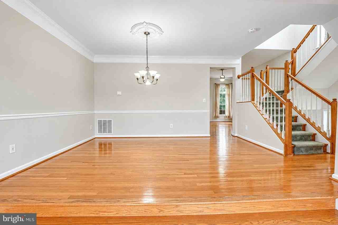 21943 Windover Dr - Photo 6 of 40