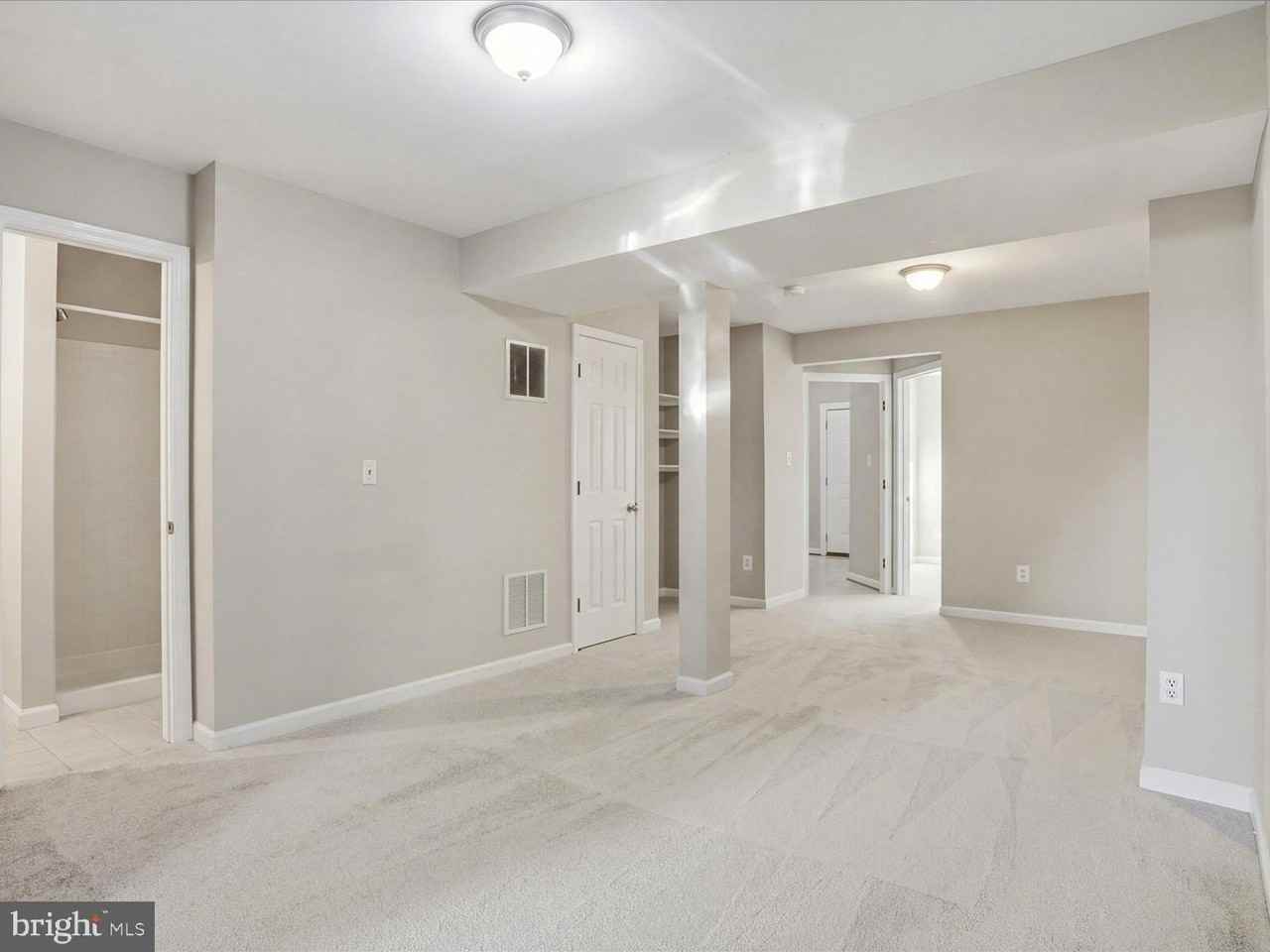 20235 Brookview Sq - Photo 5 of 34