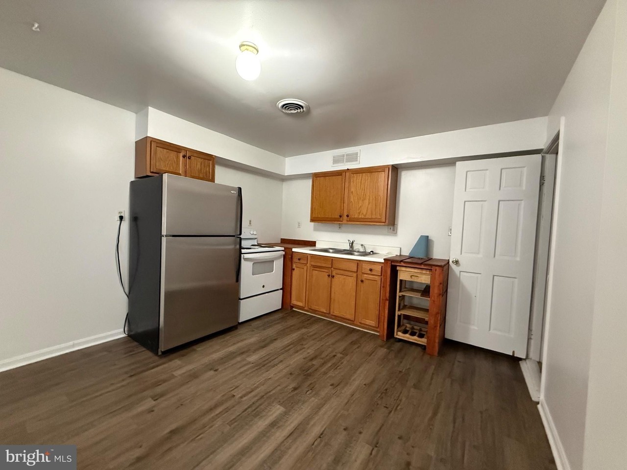 2315 Oak Park Rd #C - Photo 3 of 7