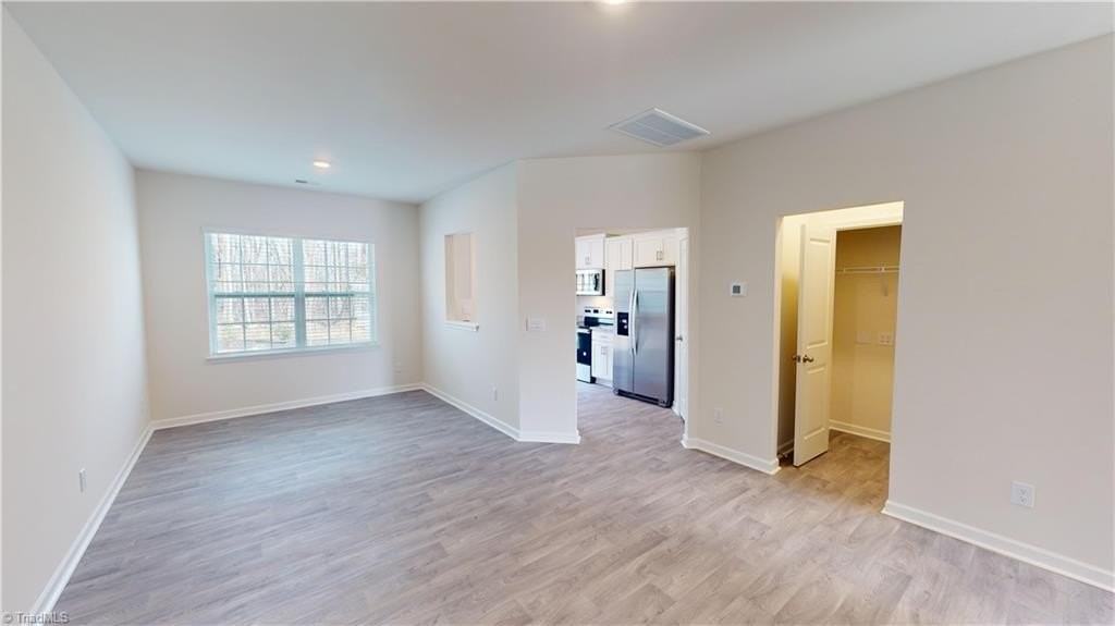 1139 Evelynnview Ln - Photo 2 of 11