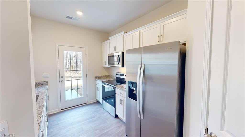 1139 Evelynnview Ln - Photo 3 of 11