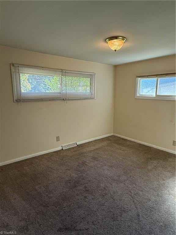 1318 Argonne Blvd - Photo 6 of 7