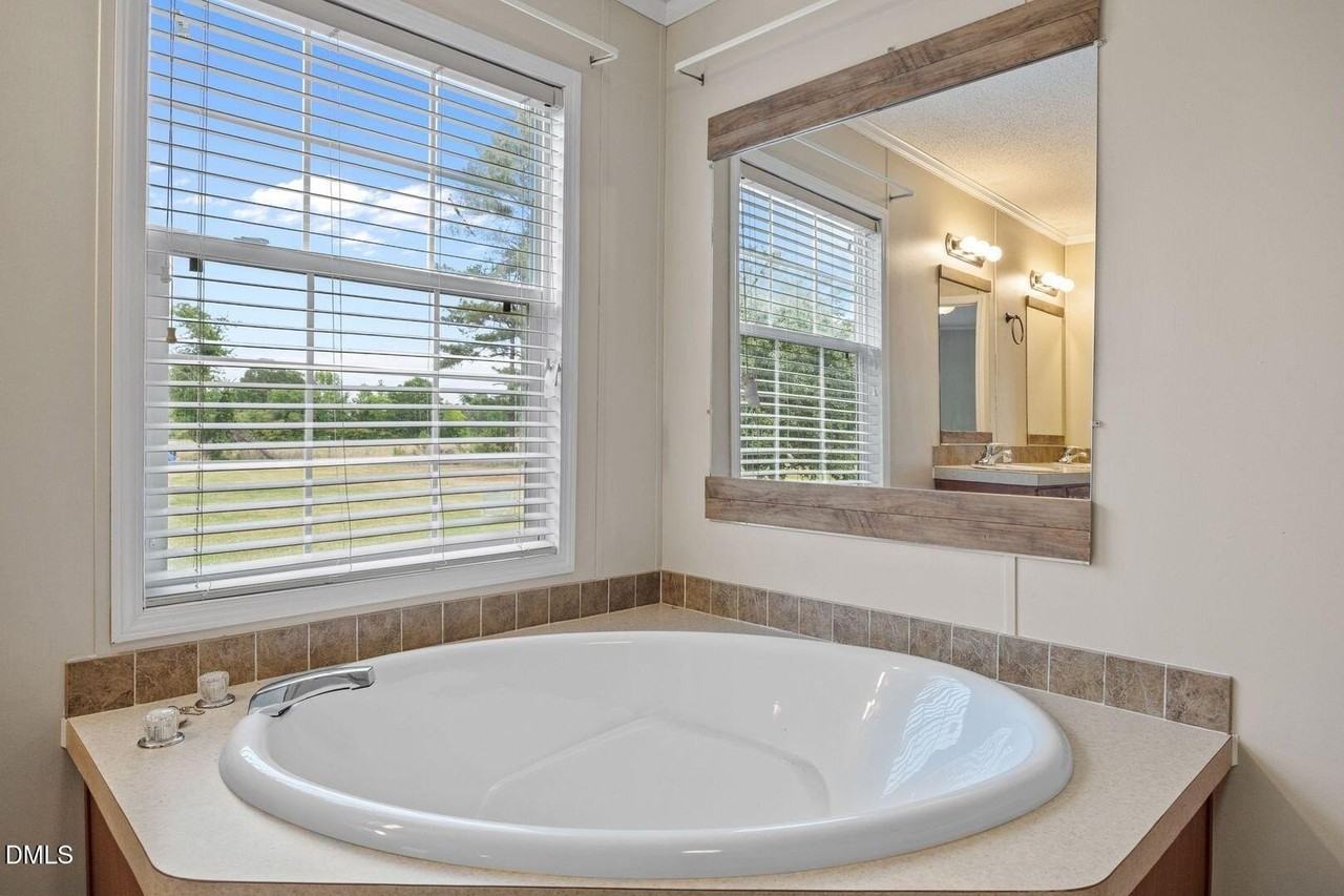 8540 Godwin Falcon Rd - Photo 5 of 48